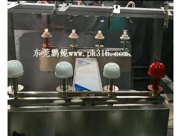 潮州陶瓷杯子<i style='color:red'>喷釉机</i>,与人工喷的区别?---蓝狮·鹏胜